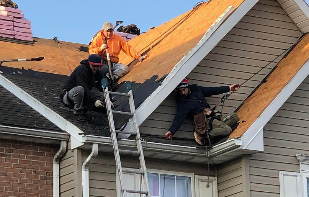 roofing team